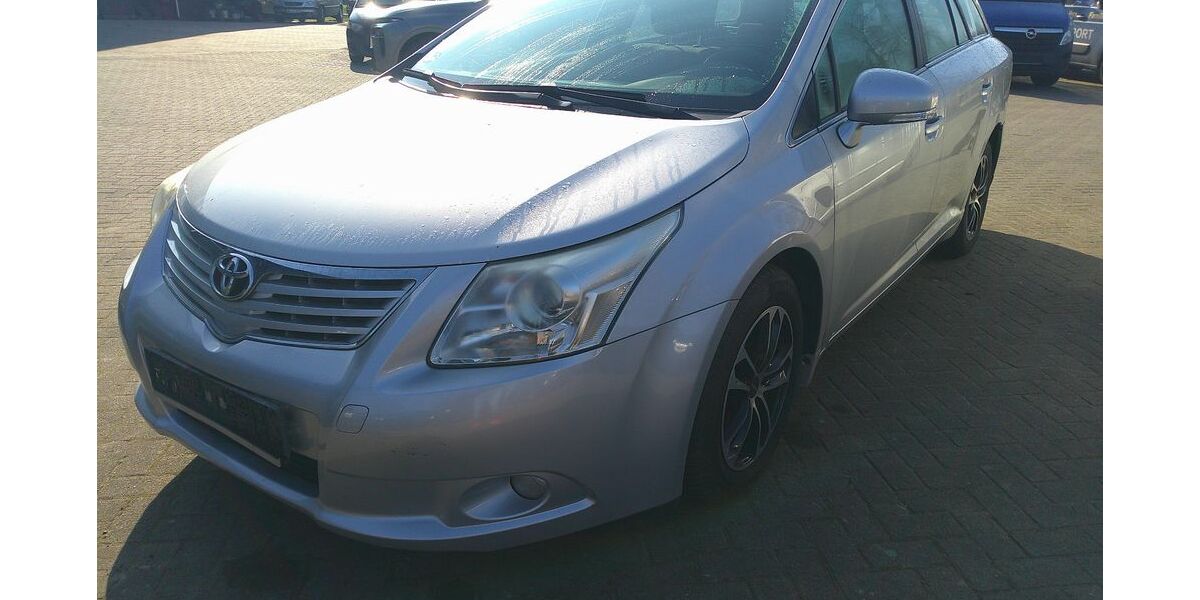 Toyota Avensis 262.000 km 2.999 &euro; Neddemin 17039