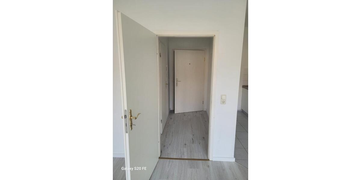Etagenwohnung Burg Stargard - 1 Zimmer, 28 m&sup2;, 200&euro; | Angebot:20578438
