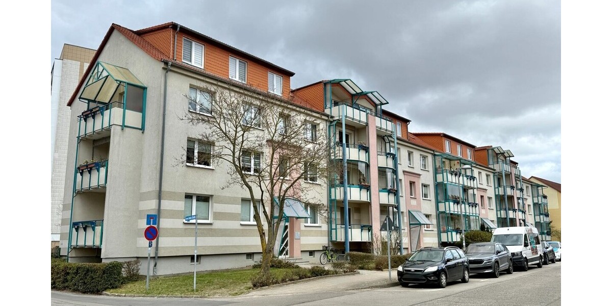 HORN IMMOBILIEN++RESERVIERT! Neubrandenburg, 4-Raum Eigentumswohnung, modernisiert, EBK und Stellplatz -bezugsfrei- - Etagenwohnung Neubrandenburg | Angebot:26019014