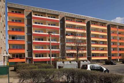 Wohnung Neubrandenburg Ihlenfelder Vorstadt - 3 Zimmer, 63 m&sup2;, 314&euro; | Angebot:26883677