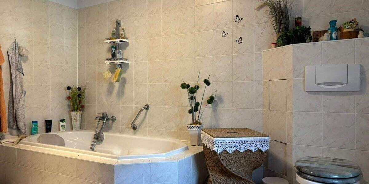 Einfamilienhaus Altentreptow - 7 Zimmer, 230 m&sup2;, 299.000&euro; | Angebot:25708811