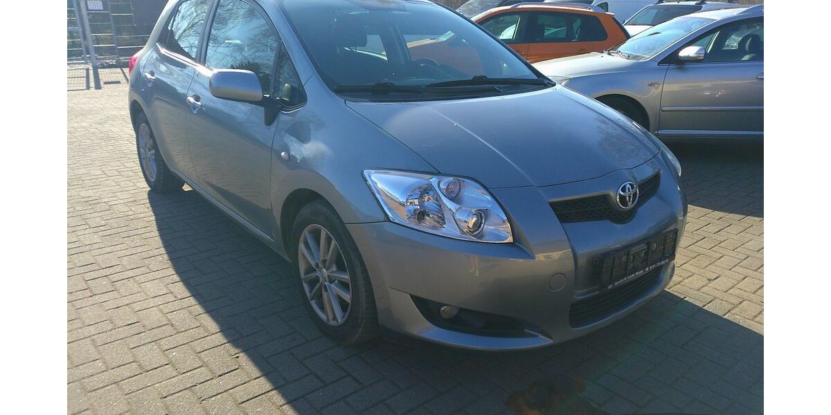 Toyota Auris 265.000 km 2.450 &euro; Neddemin 17039