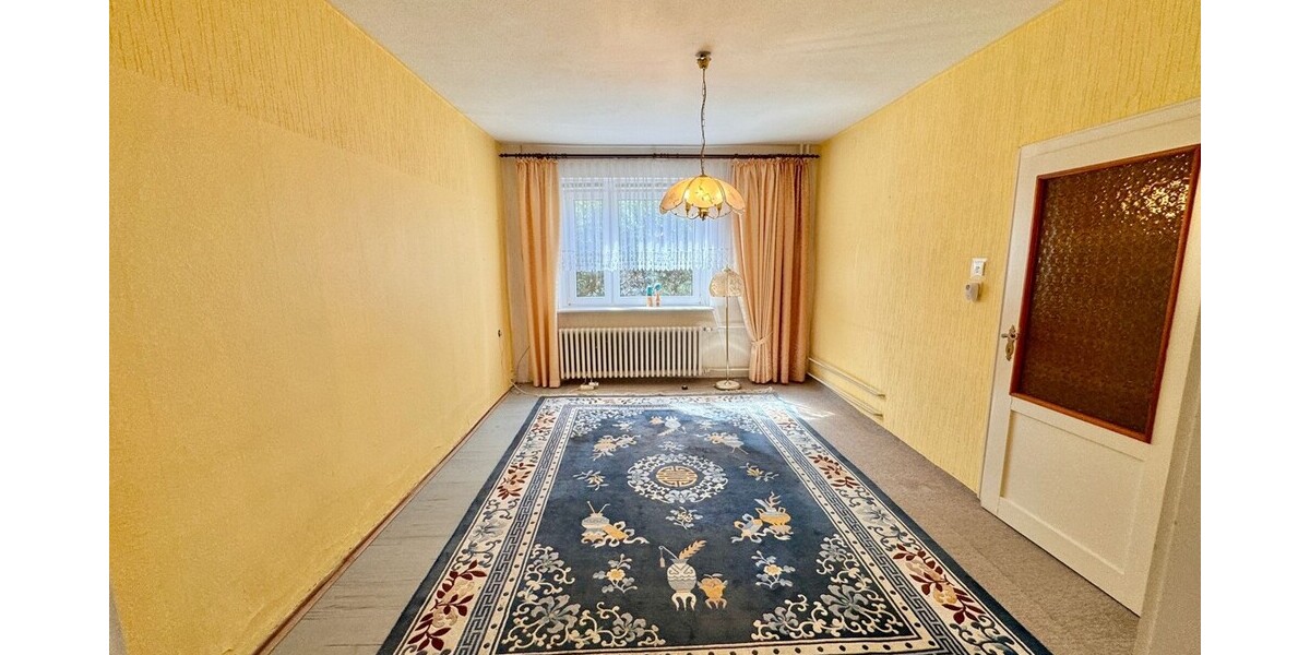 HORN IMMOBILIEN ++ Neubrandenburg Vogelviertel, Haus mit Grundstück, Terrasse und 3 Garagen - Reihenendhaus Neubrandenburg Datzeberg | Angebot:26974618
