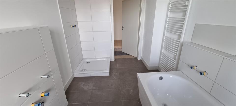 Etagenwohnung Neustrelitz - 4 Zimmer, 110 m&sup2;, 1.098&euro; | Angebot:23225600