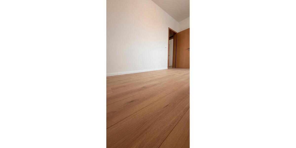 Etagenwohnung Neustrelitz - 4 Zimmer, 76 m&sup2;, 680&euro; | Angebot:24475580