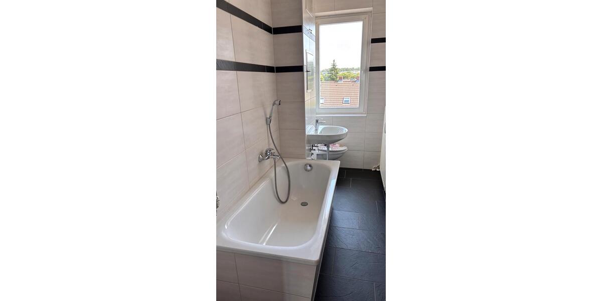 Etagenwohnung Neustrelitz - 4 Zimmer, 76 m&sup2;, 680&euro; | Angebot:24475580