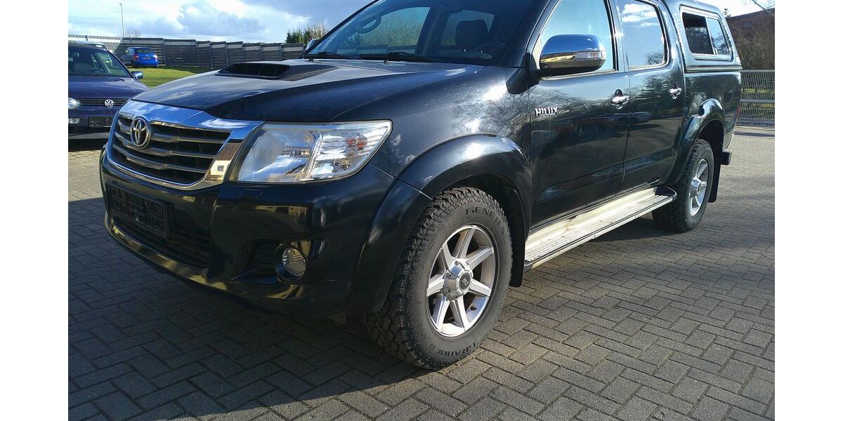 Toyota Hilux 222.000 km 16.600 &euro; Neddemin 17039