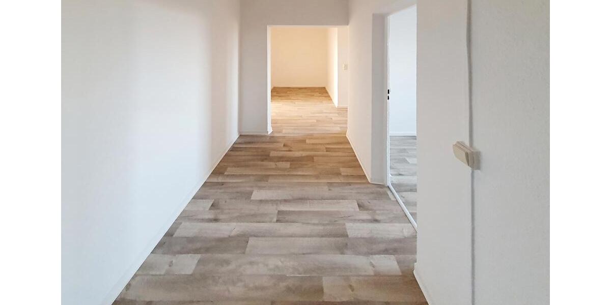 Etagenwohnung Neubrandenburg Datzeberg - 3 Zimmer, 69 m&sup2;, 278&euro; | Angebot:26675540