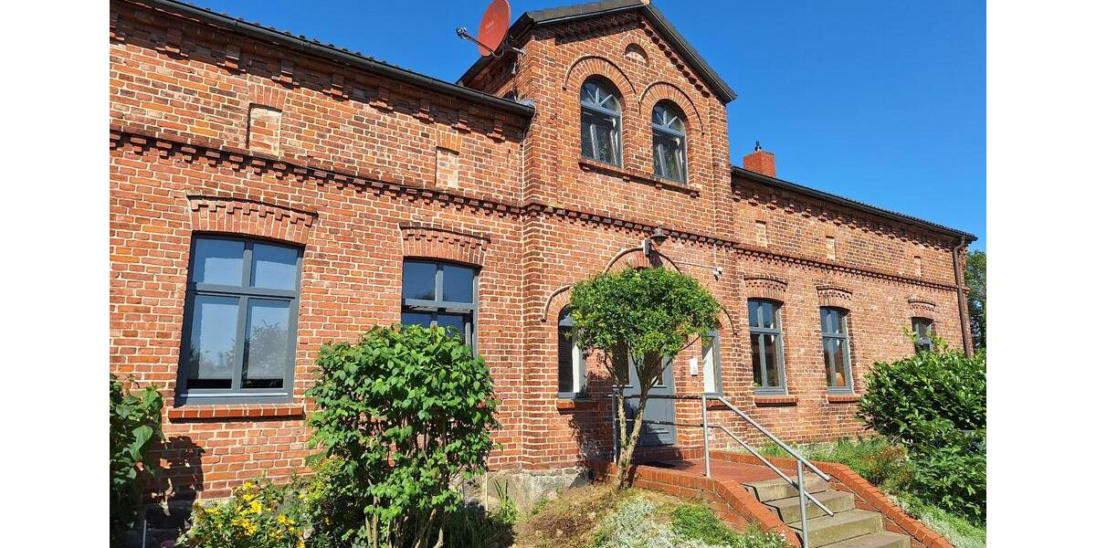 Mehrfamilienhaus, Wohnhaus Rosenow - 12 Zimmer, 403 m&sup2;, 360.000&euro; | Angebot:26033346