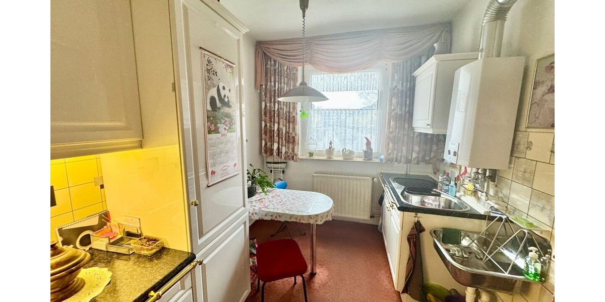 HORN IMMOBILIEN ++ Neubrandenburg Vogelviertel, gepflegtes Reihenmittelhaus mit Garage und Terrasse - Reihenmittelhaus Neubrandenburg Datzeberg | Angebot:24980042