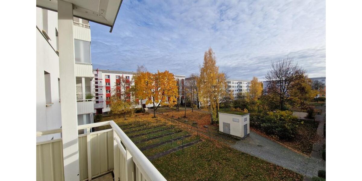 Etagenwohnung Neubrandenburg Carlshöhe - 3 Zimmer, 67 m&sup2;, 486&euro; | Angebot:23497388