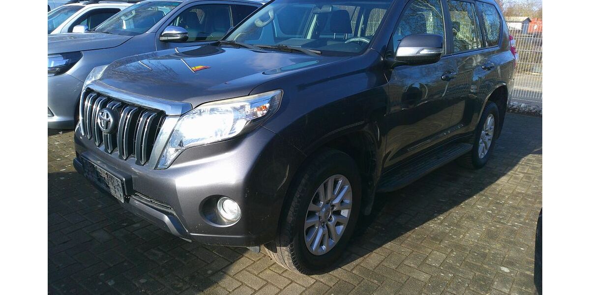 Toyota Land Cruiser 326.000 km 23.900 &euro; Neddemin 17039