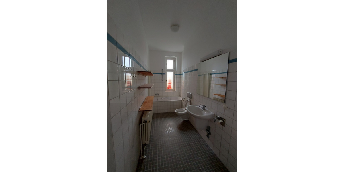 Etagenwohnung Neustrelitz - 3 Zimmer, 101 m&sup2;, 705&euro; | Angebot:23020473