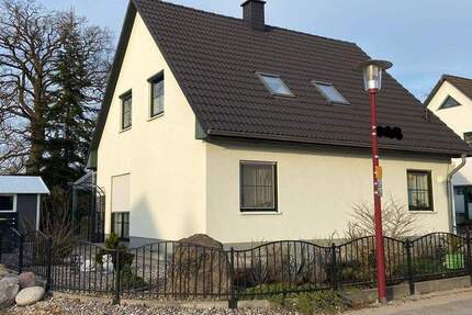 Haus Neubrandenburg Tannenkrug - 5 Zimmer, 148 m&sup2;, 520.000&euro; | Angebot:25666907
