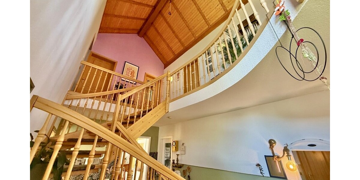 HORN IMMOBILIEN++ Neubrandenburg, tolles Architektenhaus mit 5 Zimmern, EBK, Keller und Carport - Einfamilienhaus Neubrandenburg Lindenberg | Angebot:26979402