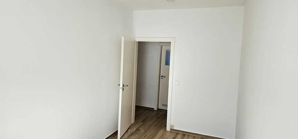 Etagenwohnung Neubrandenburg Datzeberg - 4 Zimmer, 73 m&sup2;, 653&euro; | Angebot:25717399