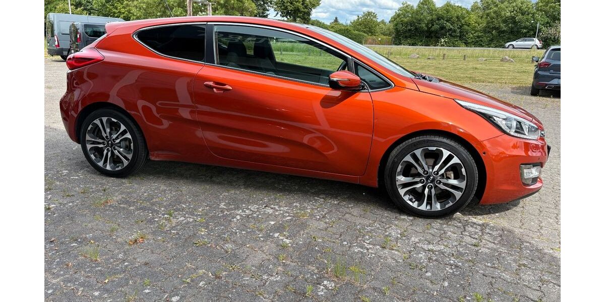 Kia ceed / Ceed 151.589 km 6.850 &euro; Friedland 17098