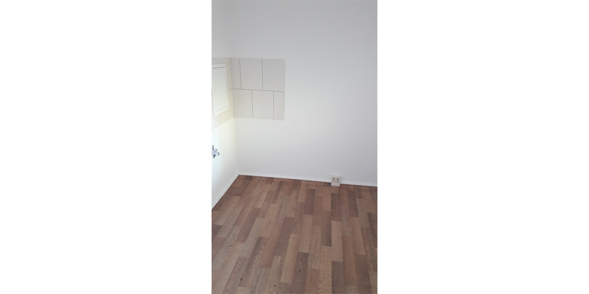 Etagenwohnung Neustrelitz - 3 Zimmer, 59 m&sup2;, 327&euro; | Angebot:25431918