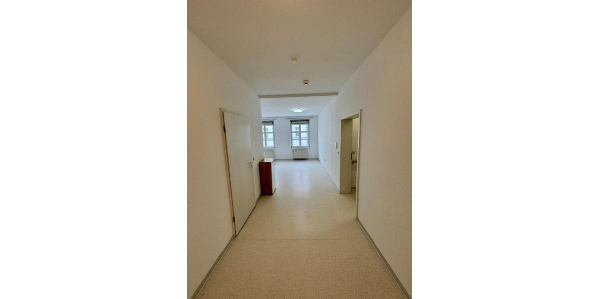 Etagenwohnung Neustrelitz - 1 Zimmer, 45 m&sup2;, 360&euro; | Angebot:25591917
