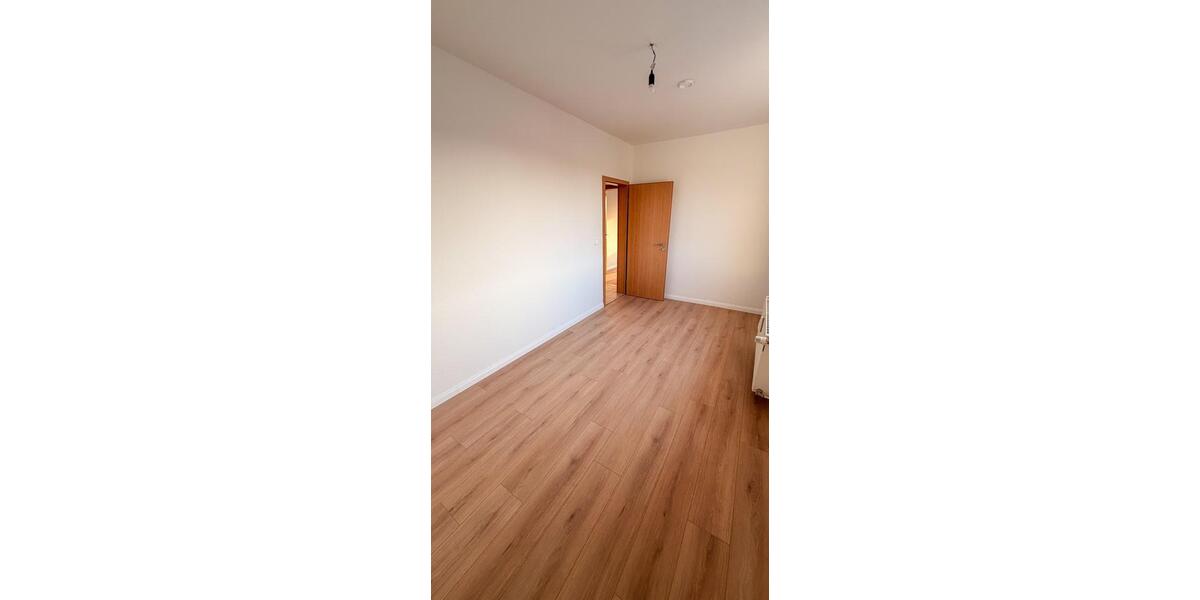 Etagenwohnung Neustrelitz - 4 Zimmer, 76 m&sup2;, 680&euro; | Angebot:24475580