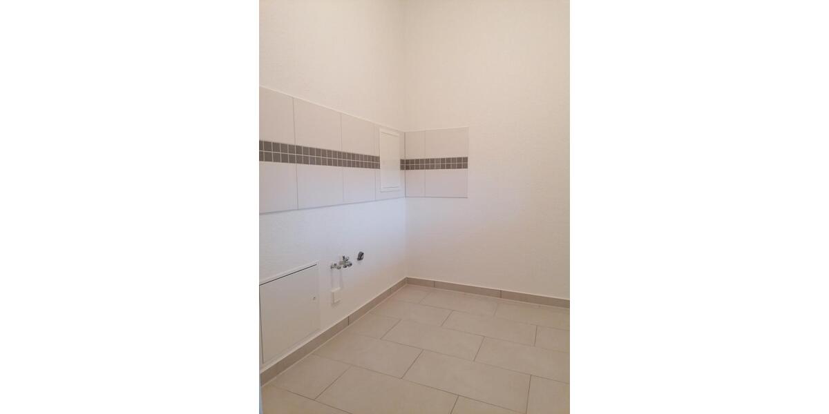 Etagenwohnung Neustrelitz - 3 Zimmer, 62 m&sup2;, 402&euro; | Angebot:25350735