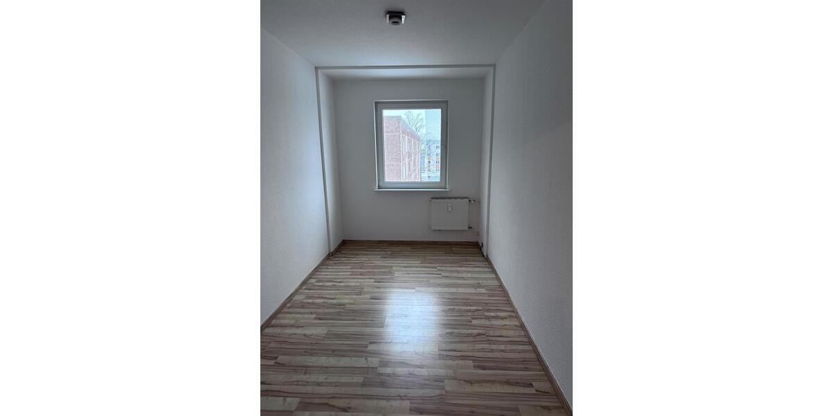 Etagenwohnung Neustrelitz - 3 Zimmer, 62 m&sup2;, 360&euro; | Angebot:25177355
