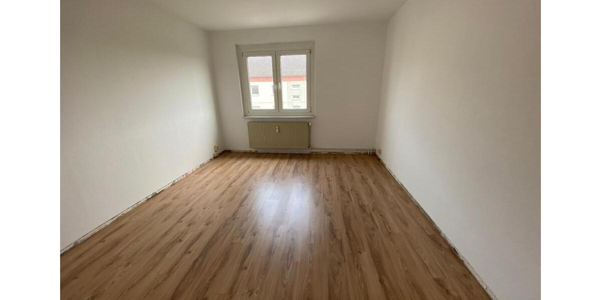 Etagenwohnung Burg Stargard - 6 Zimmer, 145 m&sup2;, 653&euro; | Angebot:24585497