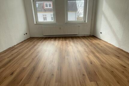 Wohnung Neubrandenburg - 4 Zimmer, 81 m&sup2;, 990&euro; | Angebot:26039636
