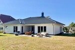 HORN IMMOBILIEN ++ Winkelbungalow 5 km bis Neubrandenburg, Baujahr 2022, Doppelgarage + Carport - Einfamilienhaus Sponholz | Angebot:23673755