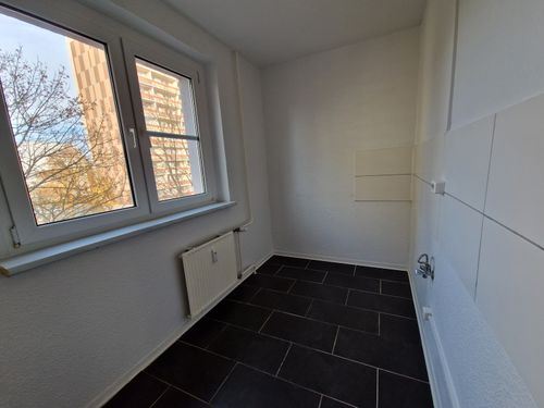 Etagenwohnung Neubrandenburg Carlshöhe - 3 Zimmer, 67 m&sup2;, 493&euro; | Angebot:25646880