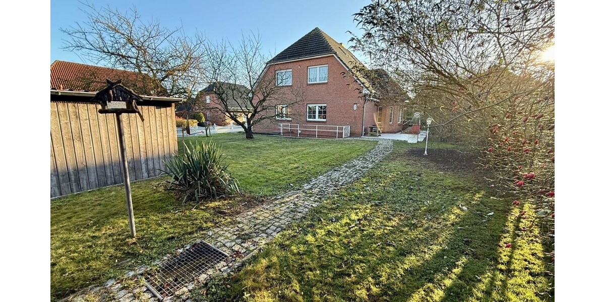 HORN IMMOBILIEN++ 2 km bis Neubrandenburg, großes Einfamilienhaus mit vielen Extras - Einliegerwohnung möglich - Einfamilienhaus Neuendorf Neuendorf | Angebot:24625005