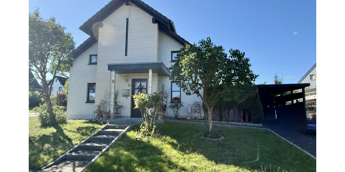 HORN IMMOBILIEN++ Neubrandenburg, tolles Architektenhaus mit 5 Zimmern, EBK, Keller und Carport - Einfamilienhaus Neubrandenburg Lindenberg | Angebot:26979402