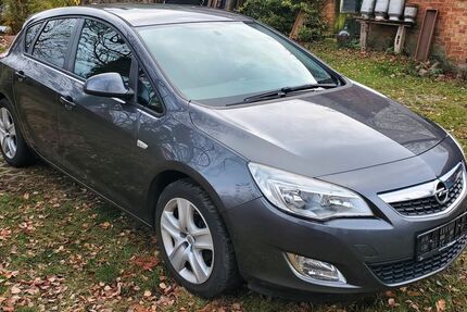 Opel Astra 192.000 km 2.399 &euro; Möllenhagen 17219