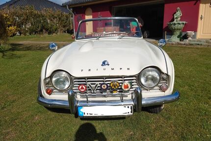 Triumph TR4 99.999 km 28.000 &euro; Staven 17039