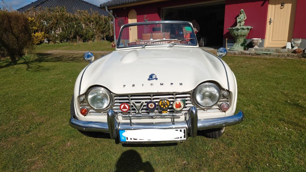 Triumph TR4 99.999 km 28.000 &euro; Staven 17039