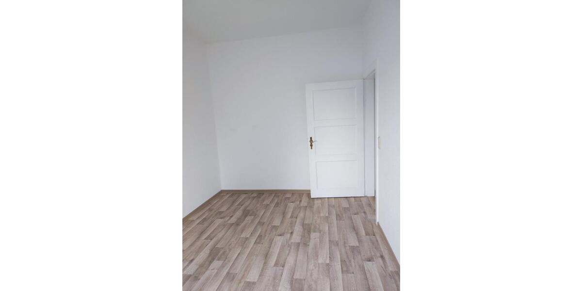Etagenwohnung Friedland - 4 Zimmer, 100 m&sup2;, 580&euro; | Angebot:25081148