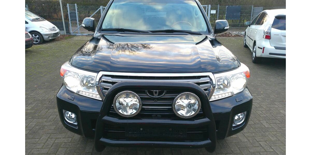 Toyota Land Cruiser 225.000 km 55.700 &euro; Neddemin 17039