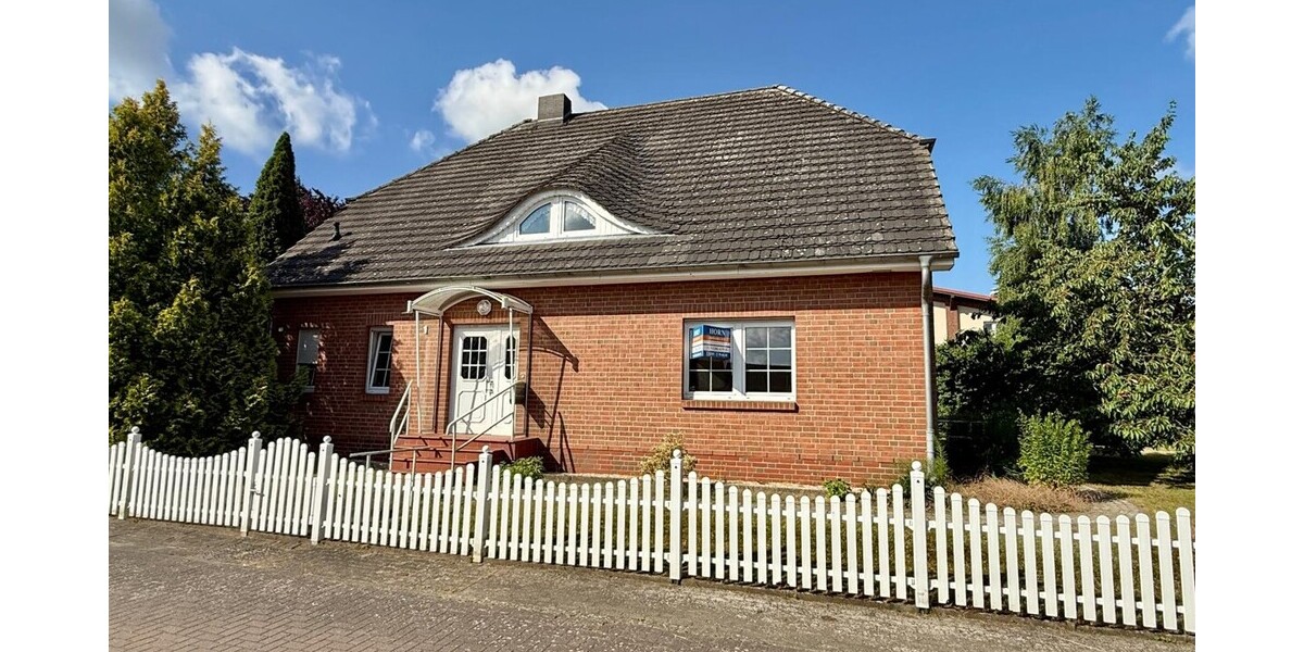 HORN IMMOBILIEN++ 2 km bis Neubrandenburg, großes Einfamilienhaus mit vielen Extras - Einliegerwohnung möglich - Einfamilienhaus Neuendorf Neuendorf | Angebot:26978905