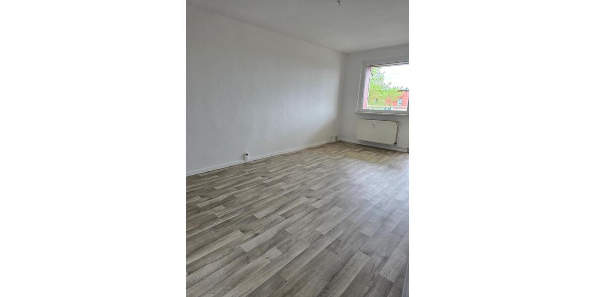 Etagenwohnung Stavenhagen - 3 Zimmer, 59 m&sup2;, 375&euro; | Angebot:24487218