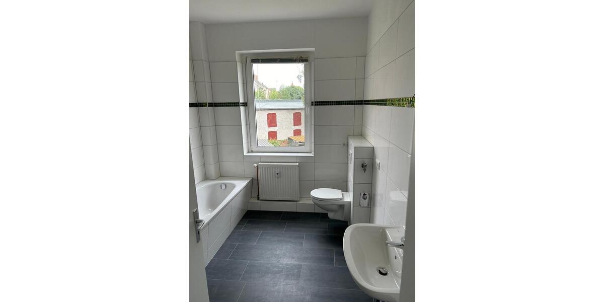 Etagenwohnung Friedland - 4 Zimmer, 100 m&sup2;, 580&euro; | Angebot:25081148