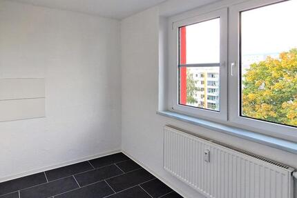 Wohnung Neubrandenburg Carlshöhe - 4 Zimmer, 73 m&sup2;, 510&euro; | Angebot:25750668