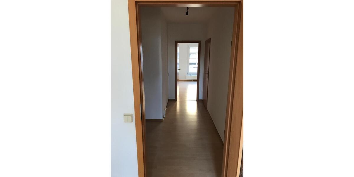 Etagenwohnung Neubrandenburg - 3 Zimmer, 62 m&sup2;, 320&euro; | Angebot:15430278