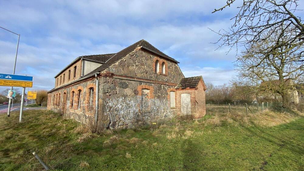 Bauernhaus, Landhaus Möllenhagen - 6 Zimmer, 210 m&sup2;, 66.000&euro; | Angebot:25730985