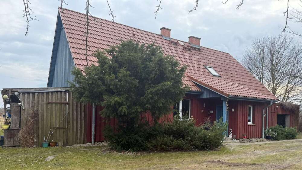 Einfamilienhaus Gnevkow - 5 Zimmer, 130 m&sup2;, 199.000&euro; | Angebot:26080017