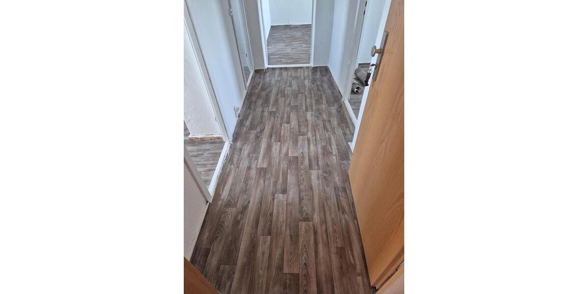 Etagenwohnung Burg Stargard - 3 Zimmer, 60 m&sup2;, 303&euro; | Angebot:25803770