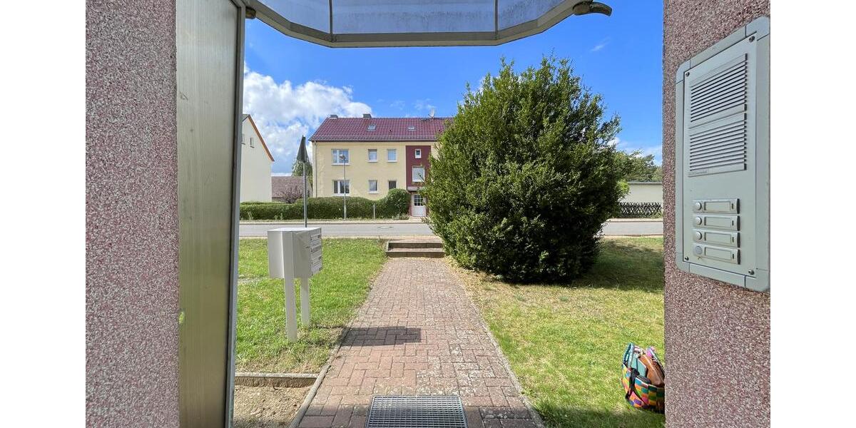 Etagenwohnung Möllenhagen - 1 Zimmer, 33 m&sup2;, 196&euro; | Angebot:24749003