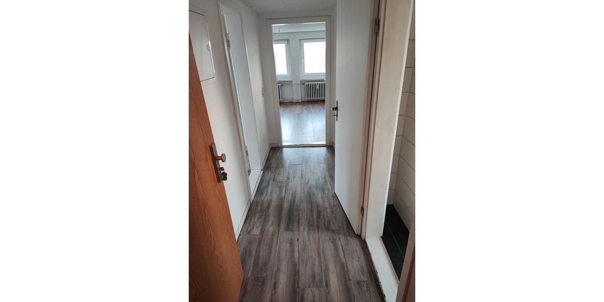 Dachgeschoßwohnung Neubrandenburg - 3 Zimmer, 50 m&sup2;, 350&euro; | Angebot:25544536