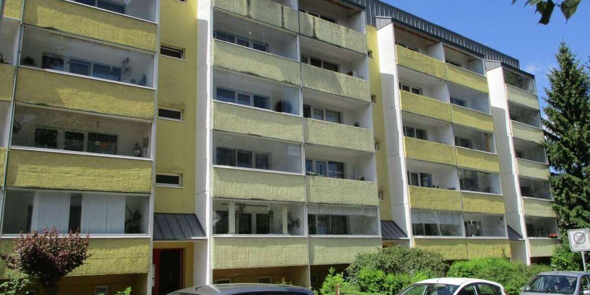 Etagenwohnung Neubrandenburg Oststadt - 3 Zimmer, 61 m&sup2;, 270&euro; | Angebot:23861848