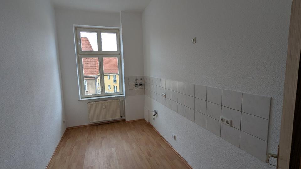Etagenwohnung Neustrelitz - 3 Zimmer, 73 m&sup2;, 610&euro; | Angebot:24695197