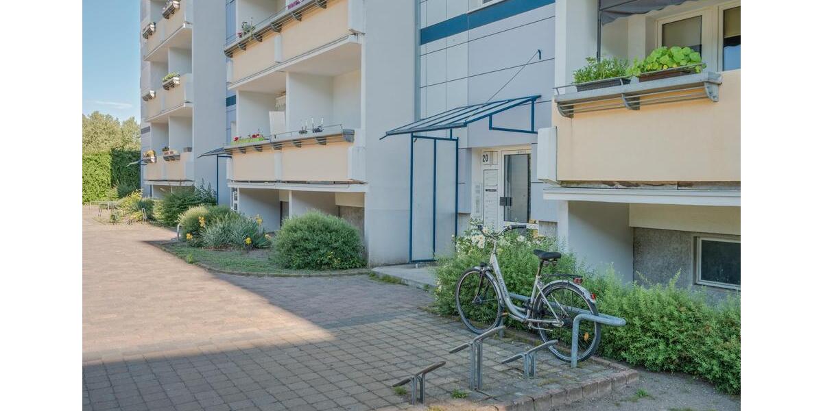Etagenwohnung Neubrandenburg Datzeberg - 3 Zimmer, 60 m&sup2;, 250&euro; | Angebot:25886657